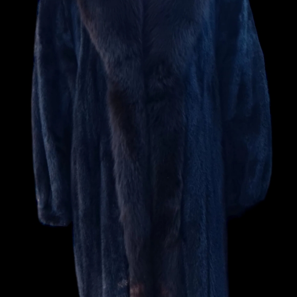 Full Length Mink Coat - Picture 4 of 9